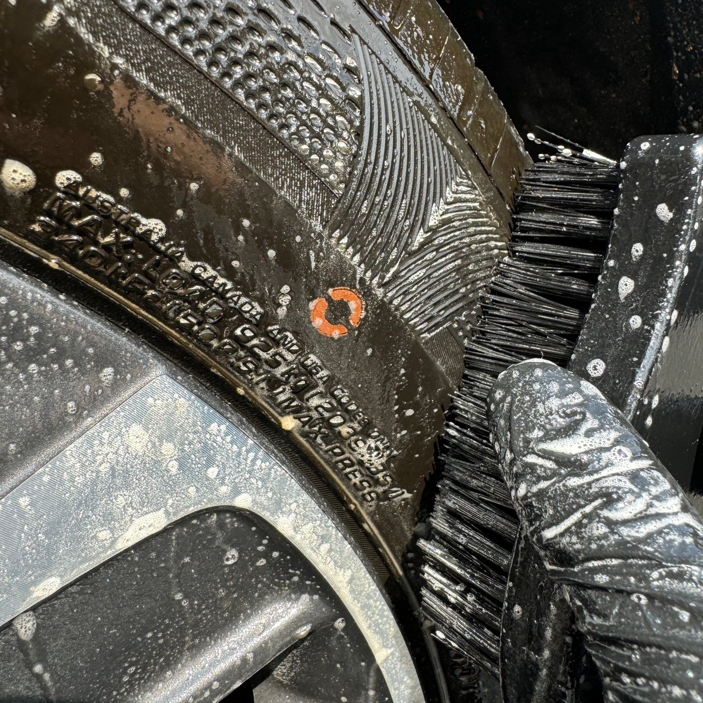 Tyre Scrubbing Brush