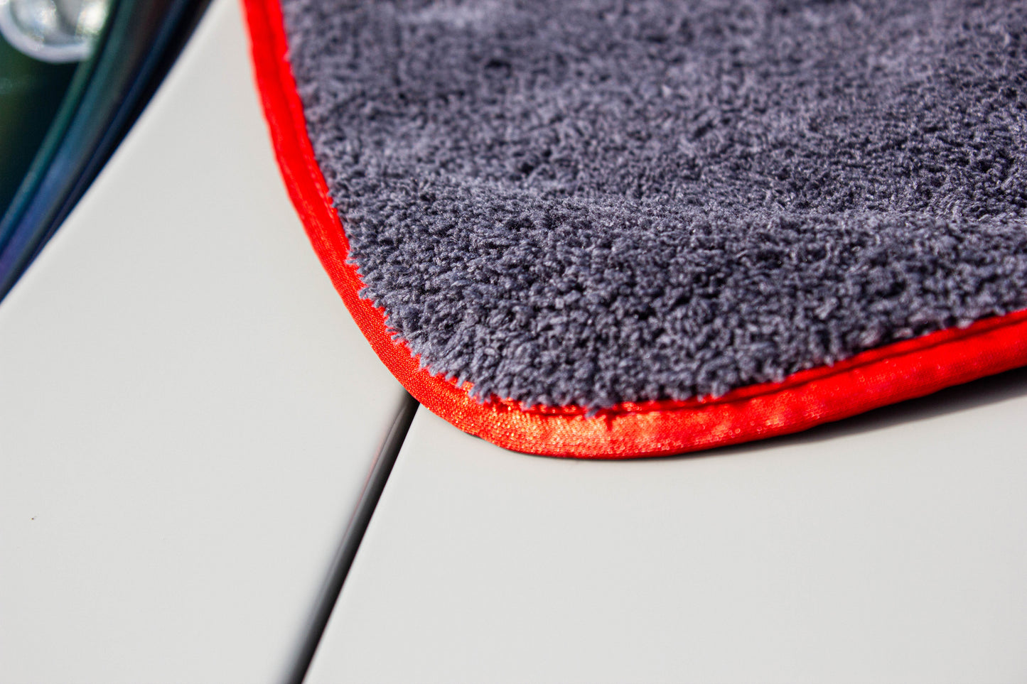 McFluffy 600 GSM Microfibre Towel, 40cm x 40cm